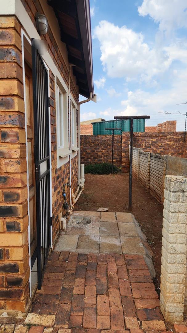 2 Bedroom Property for Sale in The Orchards Gauteng