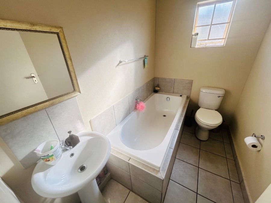 3 Bedroom Property for Sale in Palm Ridge Gauteng