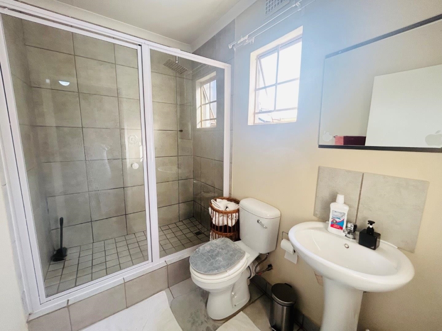 3 Bedroom Property for Sale in Palm Ridge Gauteng