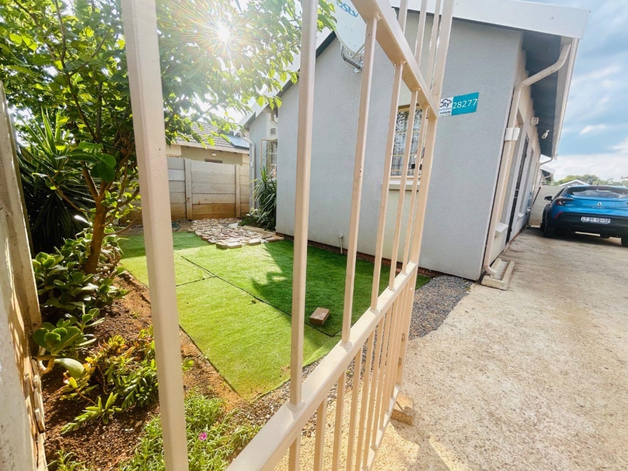 3 Bedroom Property for Sale in Palm Ridge Gauteng