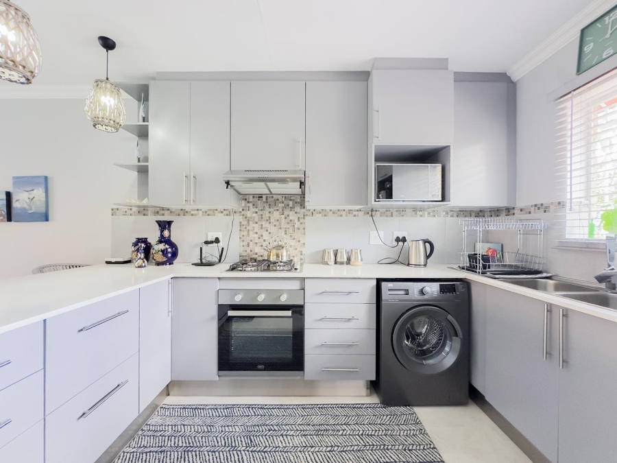 2 Bedroom Property for Sale in Garsfontein Gauteng