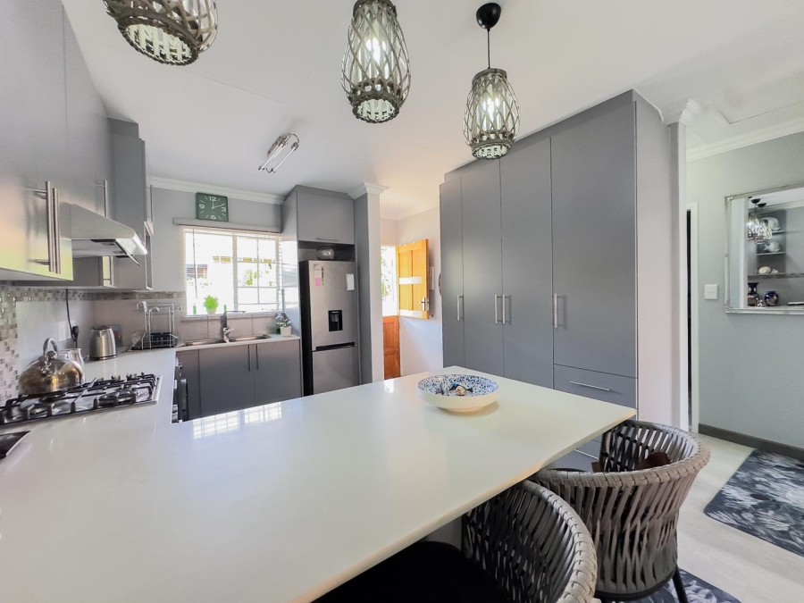 2 Bedroom Property for Sale in Garsfontein Gauteng