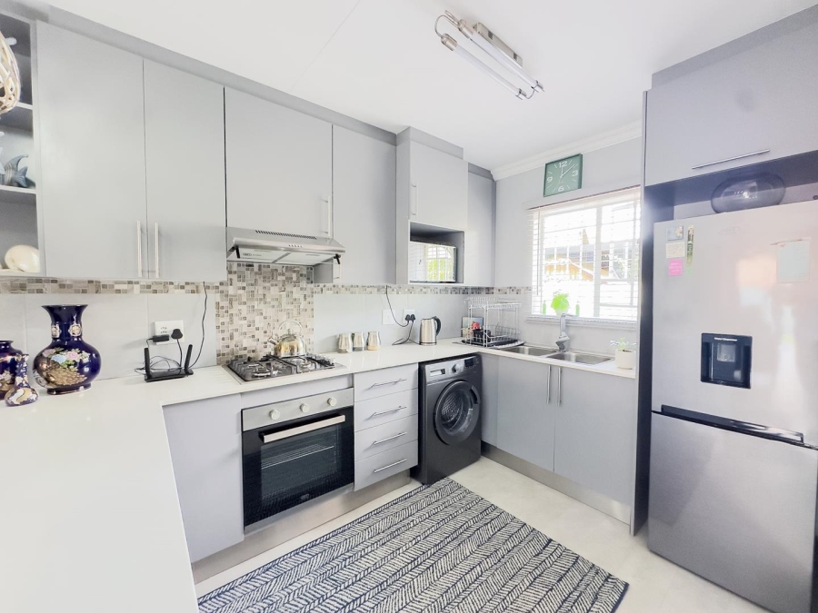 2 Bedroom Property for Sale in Garsfontein Gauteng