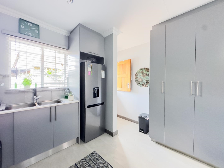 2 Bedroom Property for Sale in Garsfontein Gauteng