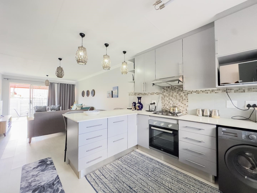 2 Bedroom Property for Sale in Garsfontein Gauteng