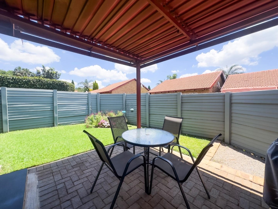 2 Bedroom Property for Sale in Garsfontein Gauteng