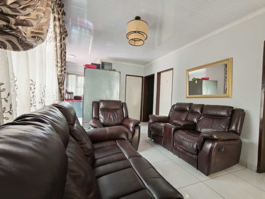 6 Bedroom Property for Sale in Cosmo City Gauteng