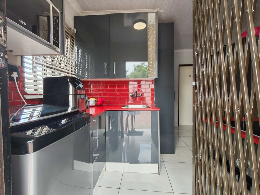 6 Bedroom Property for Sale in Cosmo City Gauteng