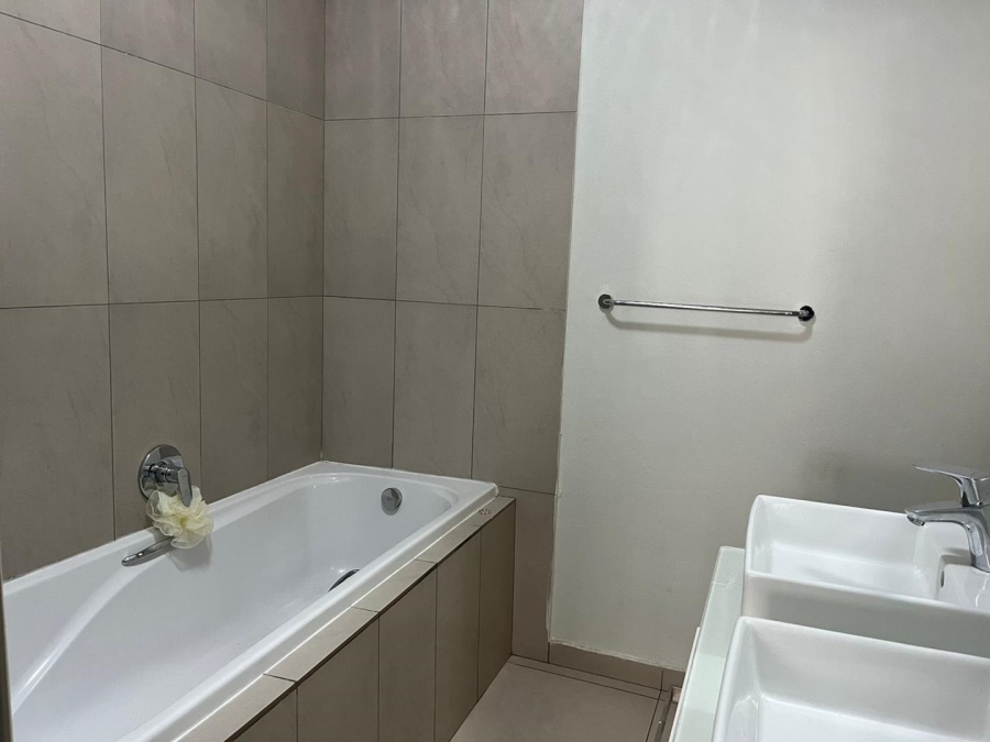 2 Bedroom Property for Sale in North Riding Gauteng