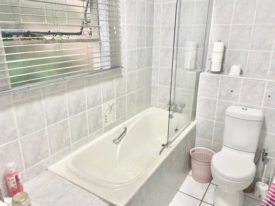 To Let 2 Bedroom Property for Rent in Elandshaven Gauteng