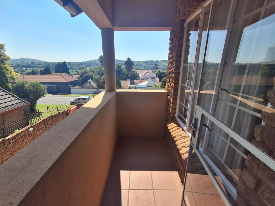 3 Bedroom Property for Sale in Glenvista Gauteng