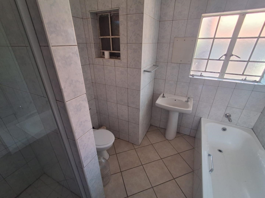 3 Bedroom Property for Sale in Glenvista Gauteng