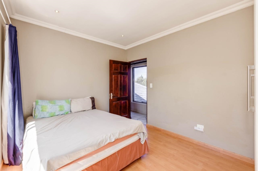 To Let 3 Bedroom Property for Rent in Fourways Gauteng
