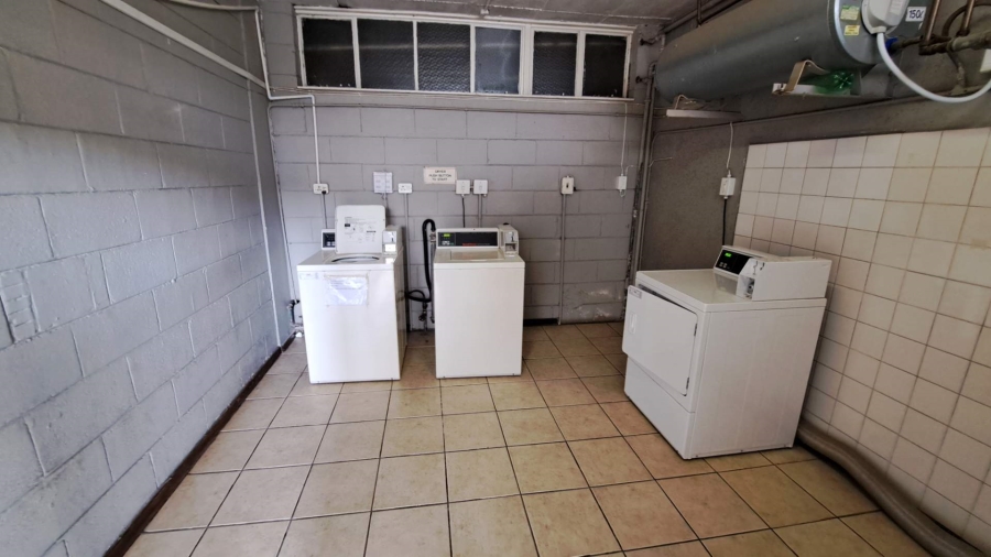 To Let 2 Bedroom Property for Rent in Constantia Kloof Gauteng