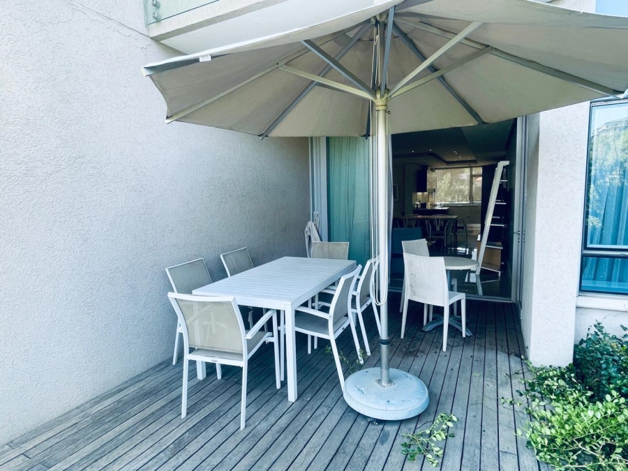 To Let 2 Bedroom Property for Rent in Sandown Gauteng