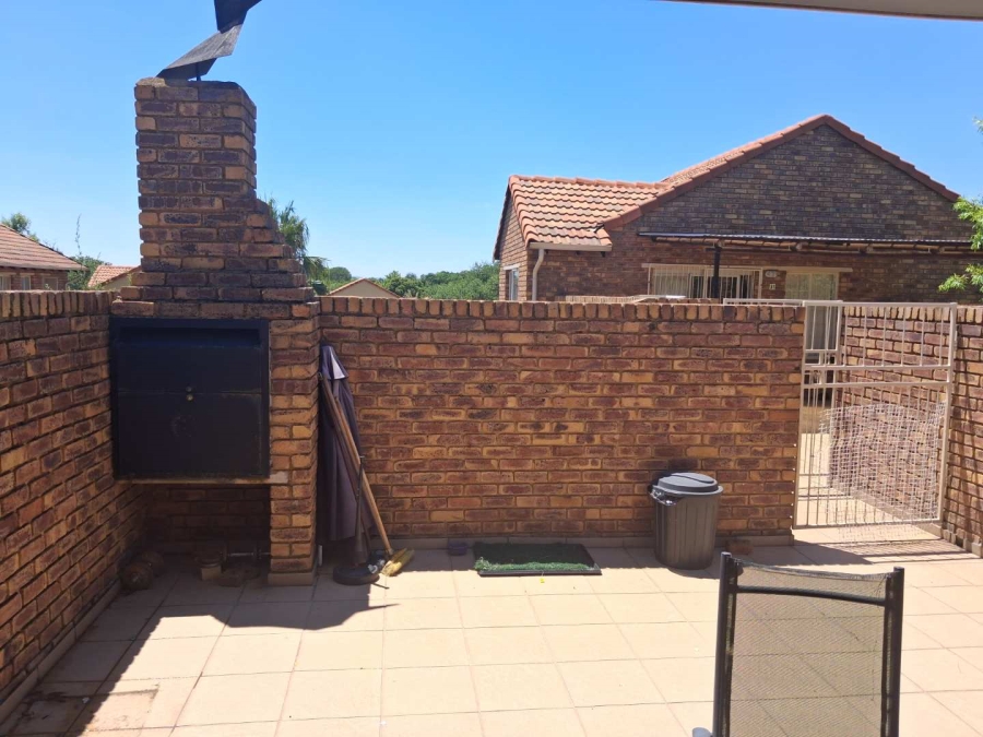 2 Bedroom Property for Sale in Willow Park Manor Gauteng