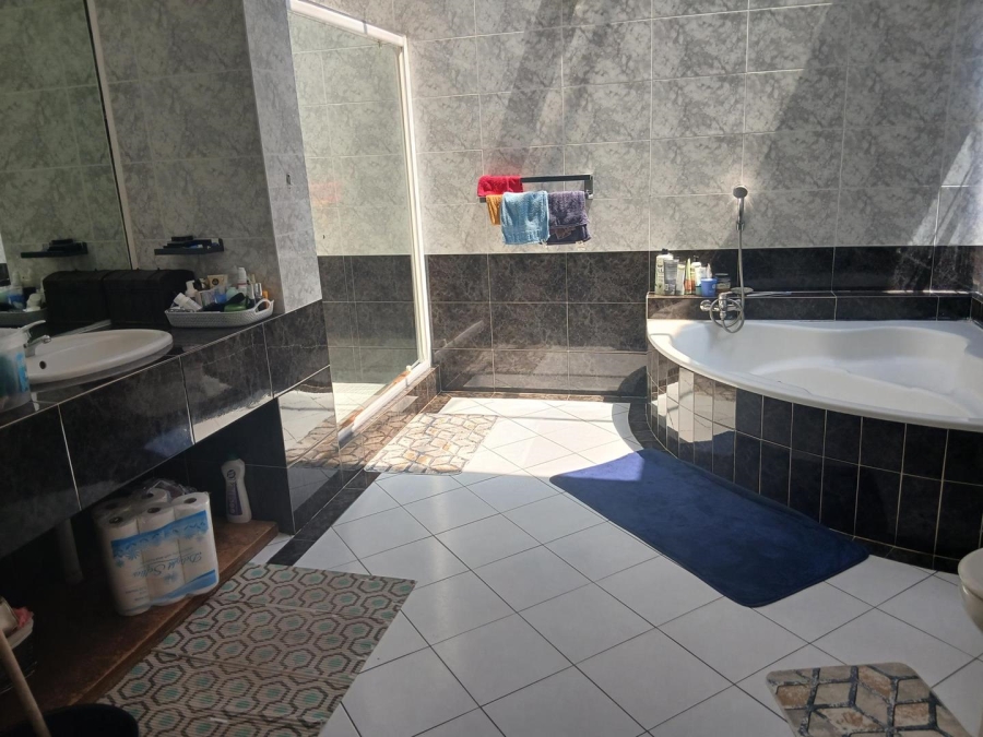 4 Bedroom Property for Sale in Terenure Gauteng