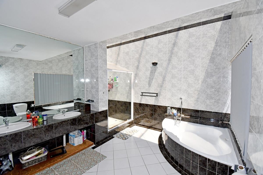 4 Bedroom Property for Sale in Terenure Gauteng