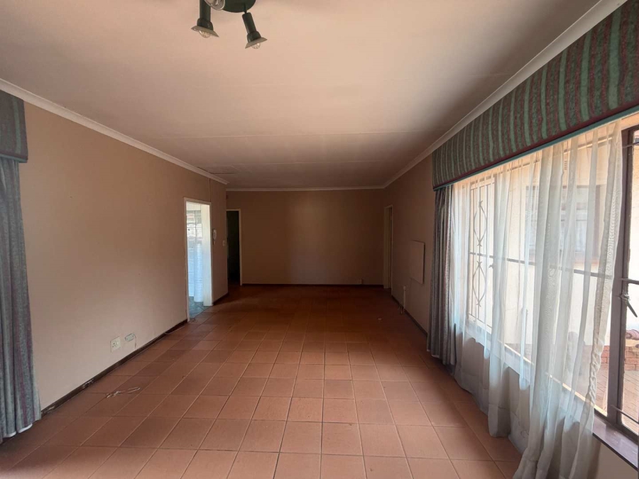4 Bedroom Property for Sale in Wierdapark Gauteng