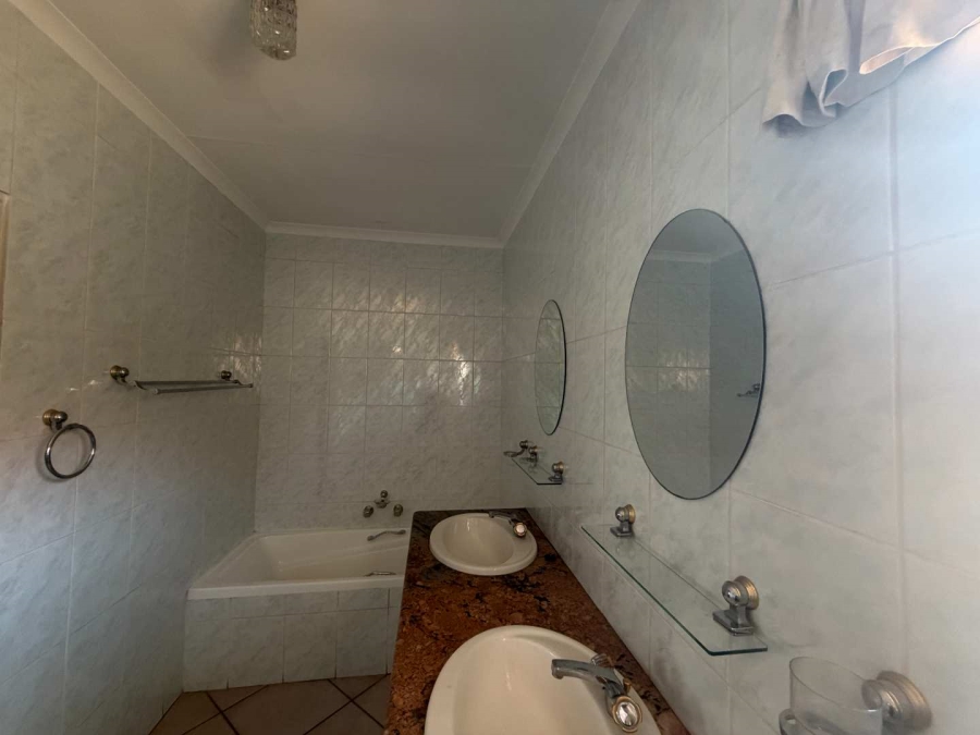 4 Bedroom Property for Sale in Wierdapark Gauteng