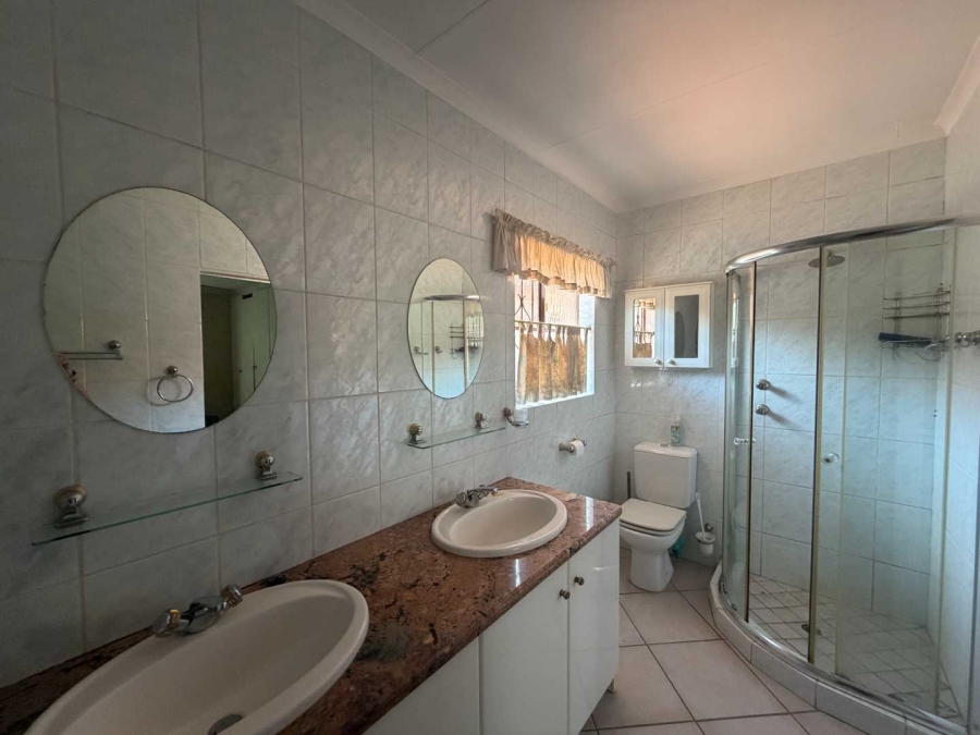 4 Bedroom Property for Sale in Wierdapark Gauteng