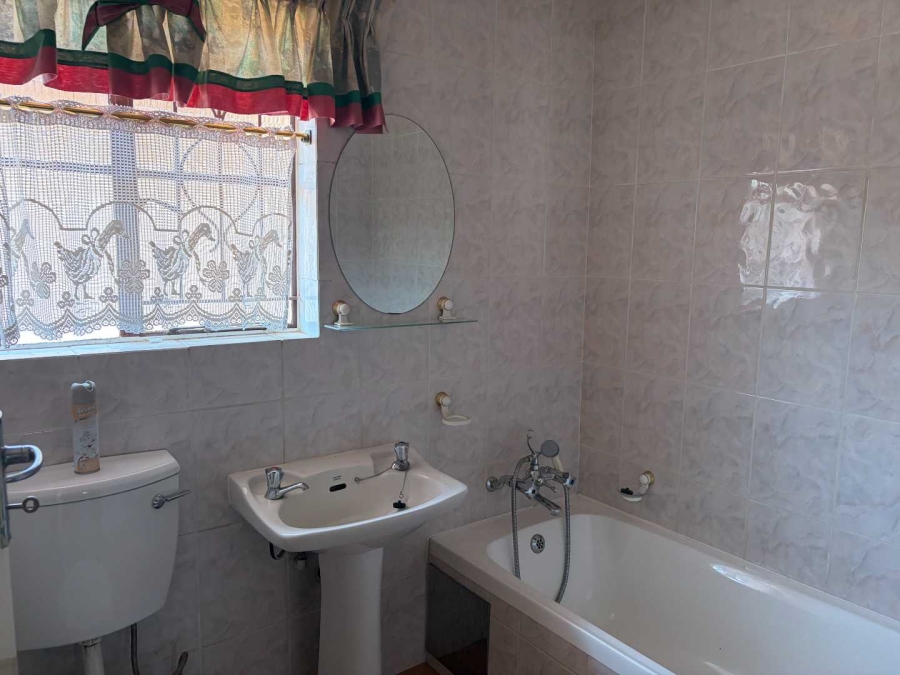 4 Bedroom Property for Sale in Wierdapark Gauteng