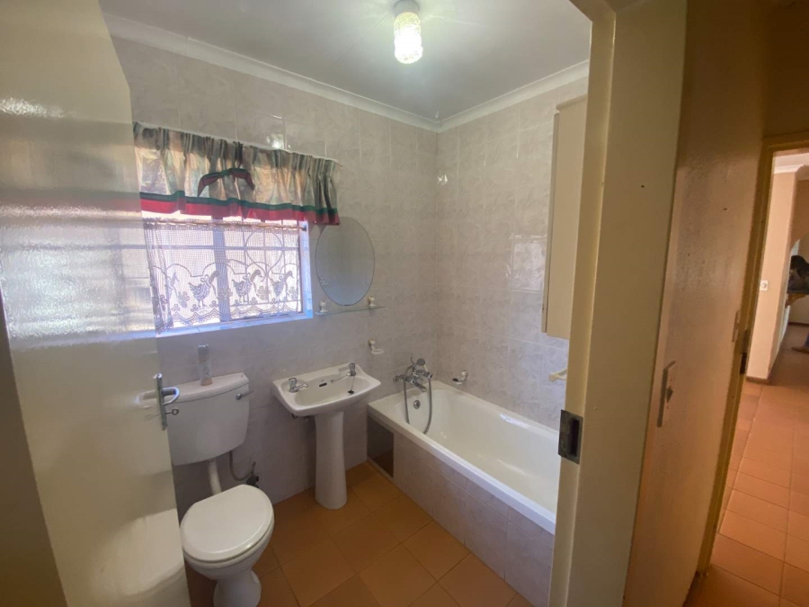 4 Bedroom Property for Sale in Wierdapark Gauteng