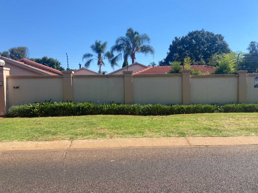 4 Bedroom Property for Sale in Wierdapark Gauteng