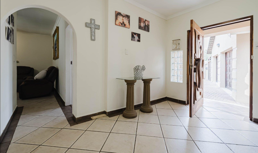 5 Bedroom Property for Sale in Brackenhurst Gauteng