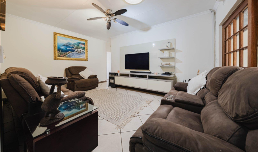 5 Bedroom Property for Sale in Brackenhurst Gauteng