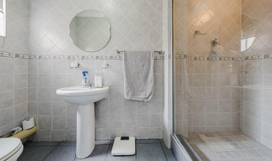 5 Bedroom Property for Sale in Brackenhurst Gauteng