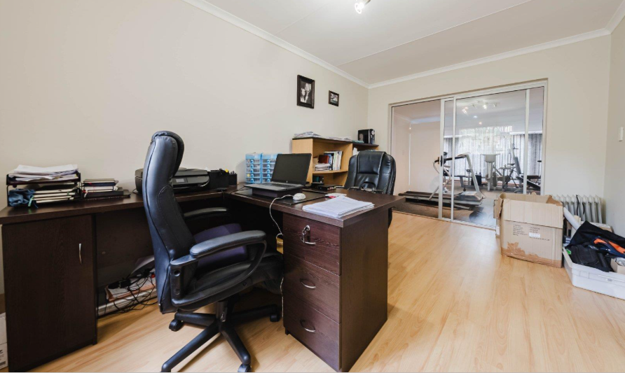 5 Bedroom Property for Sale in Brackenhurst Gauteng