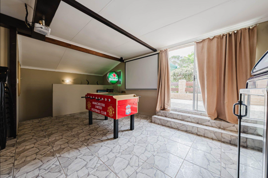 5 Bedroom Property for Sale in Brackenhurst Gauteng