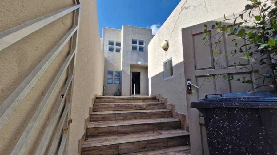 3 Bedroom Property for Sale in Bassonia Gauteng