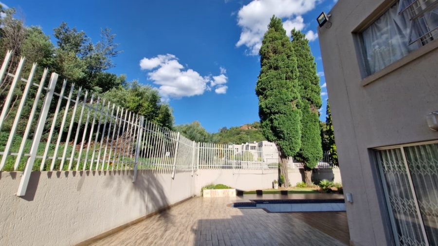 3 Bedroom Property for Sale in Bassonia Gauteng
