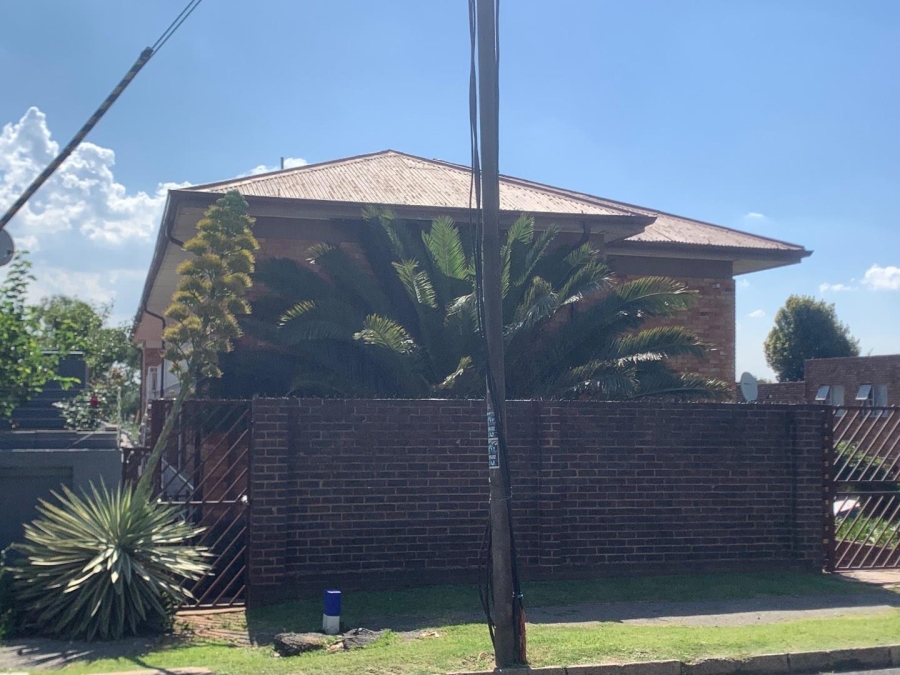 3 Bedroom Property for Sale in Townsview Gauteng