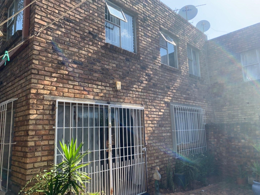 3 Bedroom Property for Sale in Townsview Gauteng