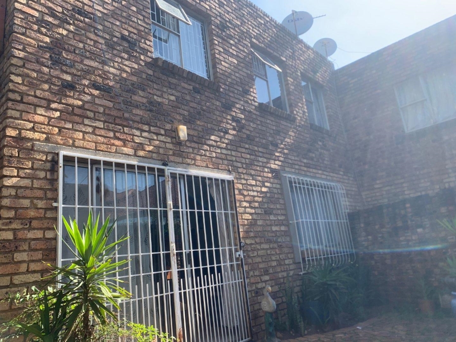 3 Bedroom Property for Sale in Townsview Gauteng