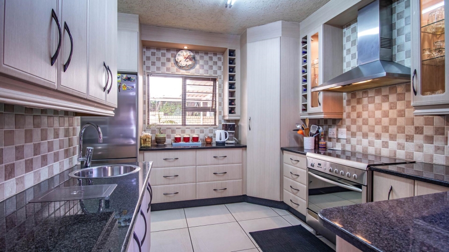 4 Bedroom Property for Sale in Brentwood Park Gauteng