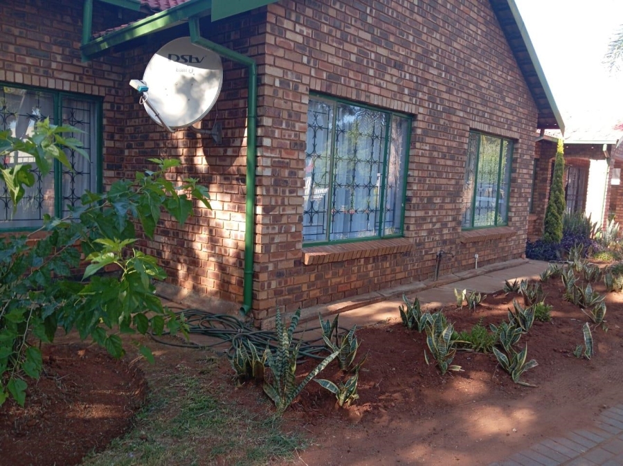 3 Bedroom Property for Sale in Chantelle Gauteng