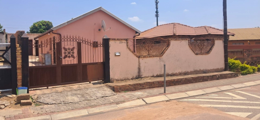 To Let 3 Bedroom Property for Rent in Soshanguve GG Gauteng