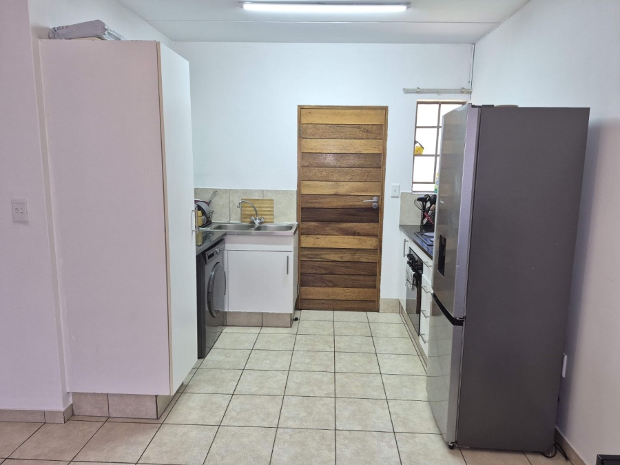 To Let 2 Bedroom Property for Rent in Edenvale Gauteng