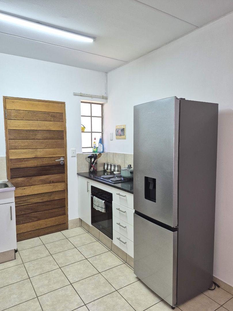 To Let 2 Bedroom Property for Rent in Edenvale Gauteng