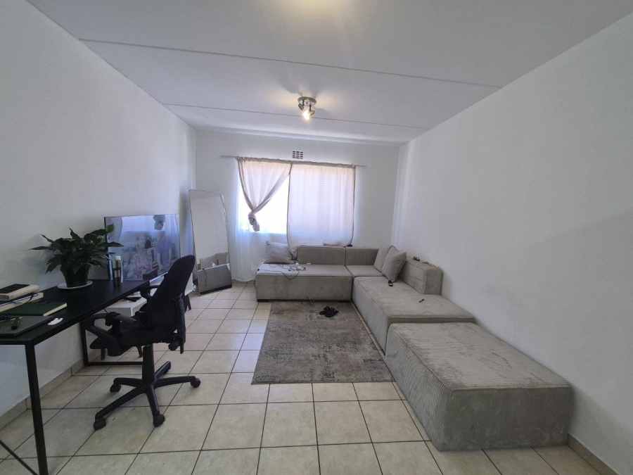 To Let 2 Bedroom Property for Rent in Edenvale Gauteng