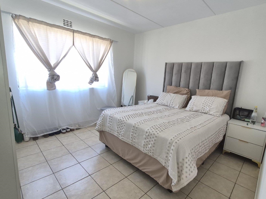 To Let 2 Bedroom Property for Rent in Edenvale Gauteng