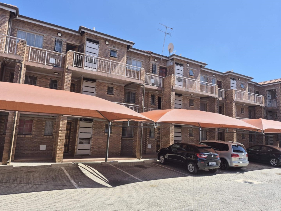 To Let 2 Bedroom Property for Rent in Edenvale Gauteng
