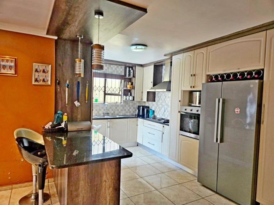 3 Bedroom Property for Sale in Birch Acres Gauteng