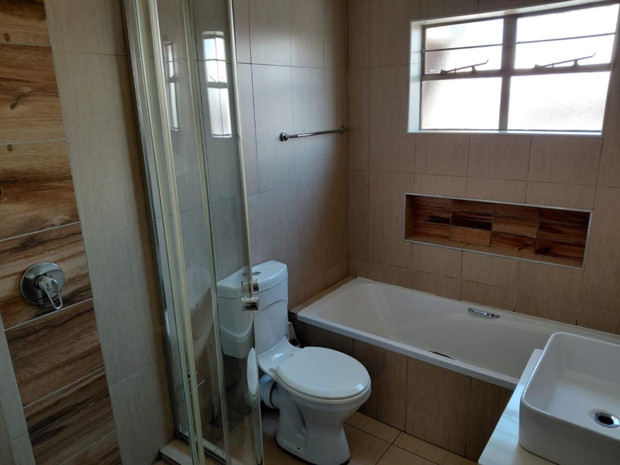 3 Bedroom Property for Sale in Andeon Gauteng