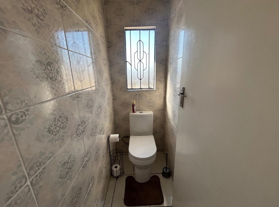 2 Bedroom Property for Sale in Roodekop Gauteng