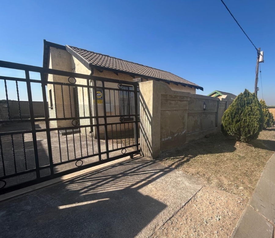 2 Bedroom Property for Sale in Roodekop Gauteng